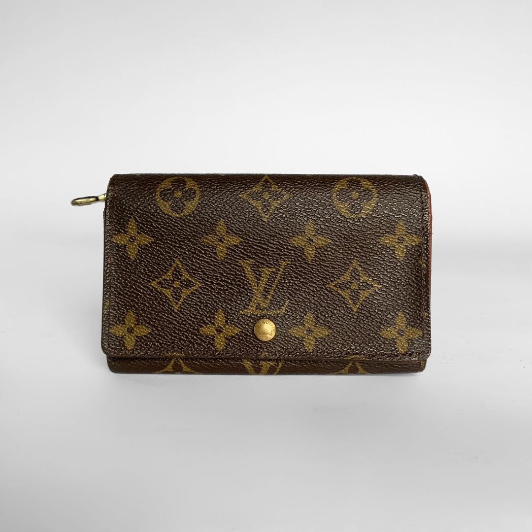 Louis Vuitton Louis Vuitton Wallet Medium Monogram Canvas - Wallets - Etoile Luxury Vintage