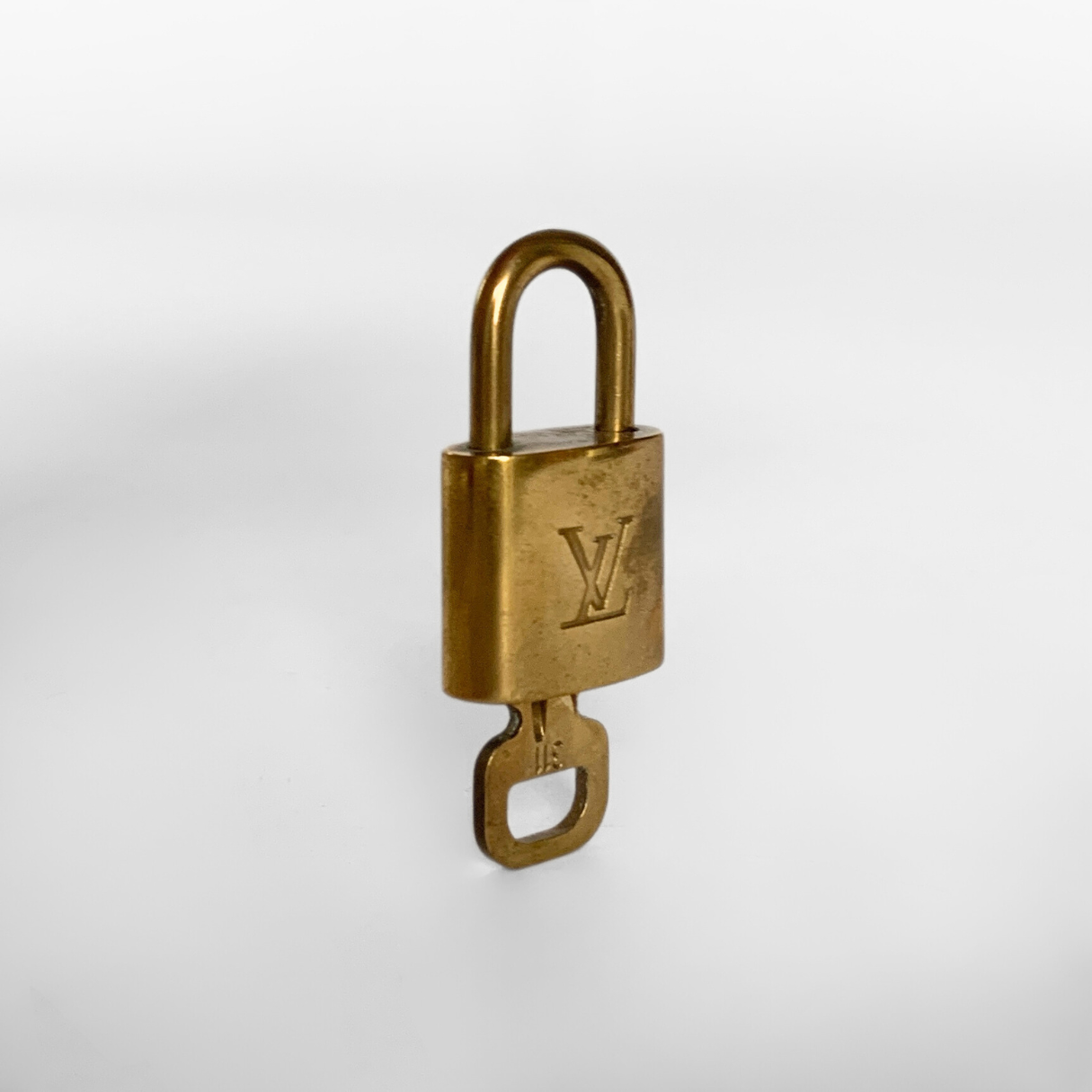 Louis Vuitton Louis Vuitton Lock With Key Metal - Accessories - Etoile Luxury Vintage