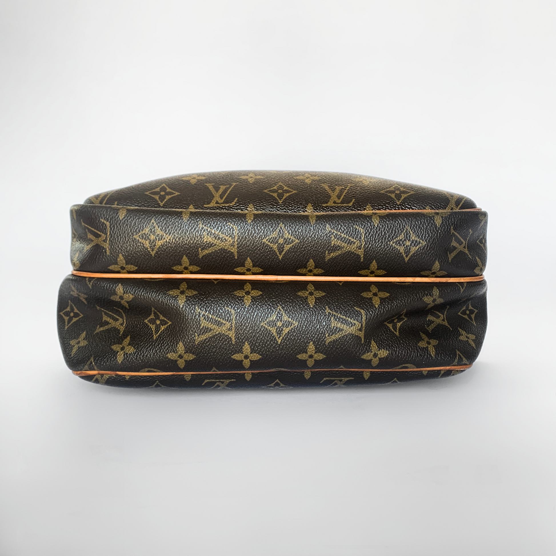 Louis Vuitton Louis Vuitton Reporter PM Monogram Canvas - Crossbody bags - Etoile Luxury Vintage