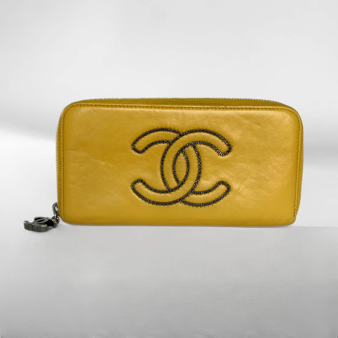 Chanel Chanel Zipper Wallet Lambskin Leather - Wallets - Etoile Luxury Vintage