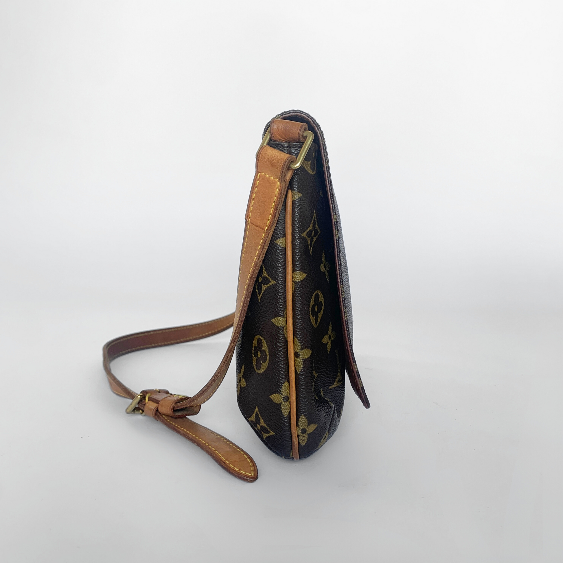 Louis Vuitton Louis Vuitton Musette Tango Monogram Canvas - Shoulder bags - Etoile Luxury Vintage