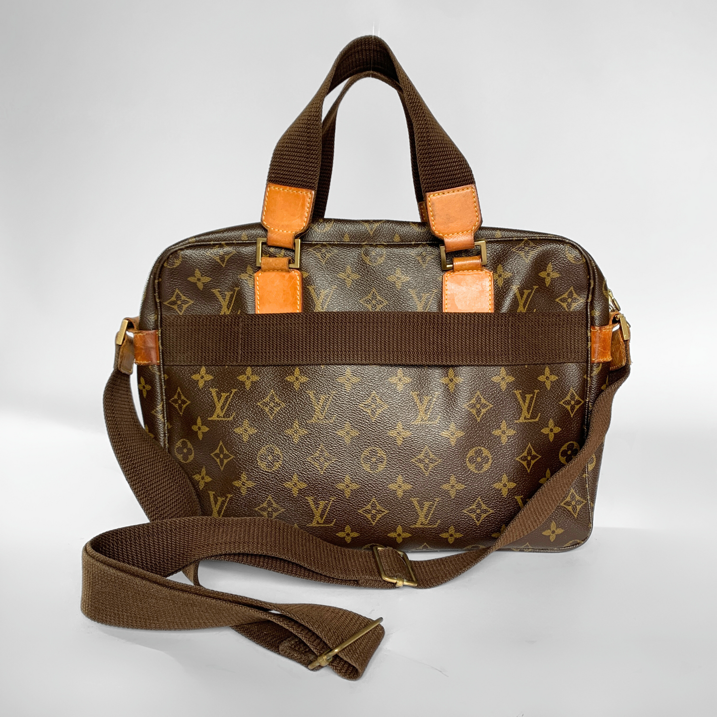 Louis Vuitton Louis Vuitton Sac Bosphore Monogram Canvas - Crossbody bags - Etoile Luxury Vintage