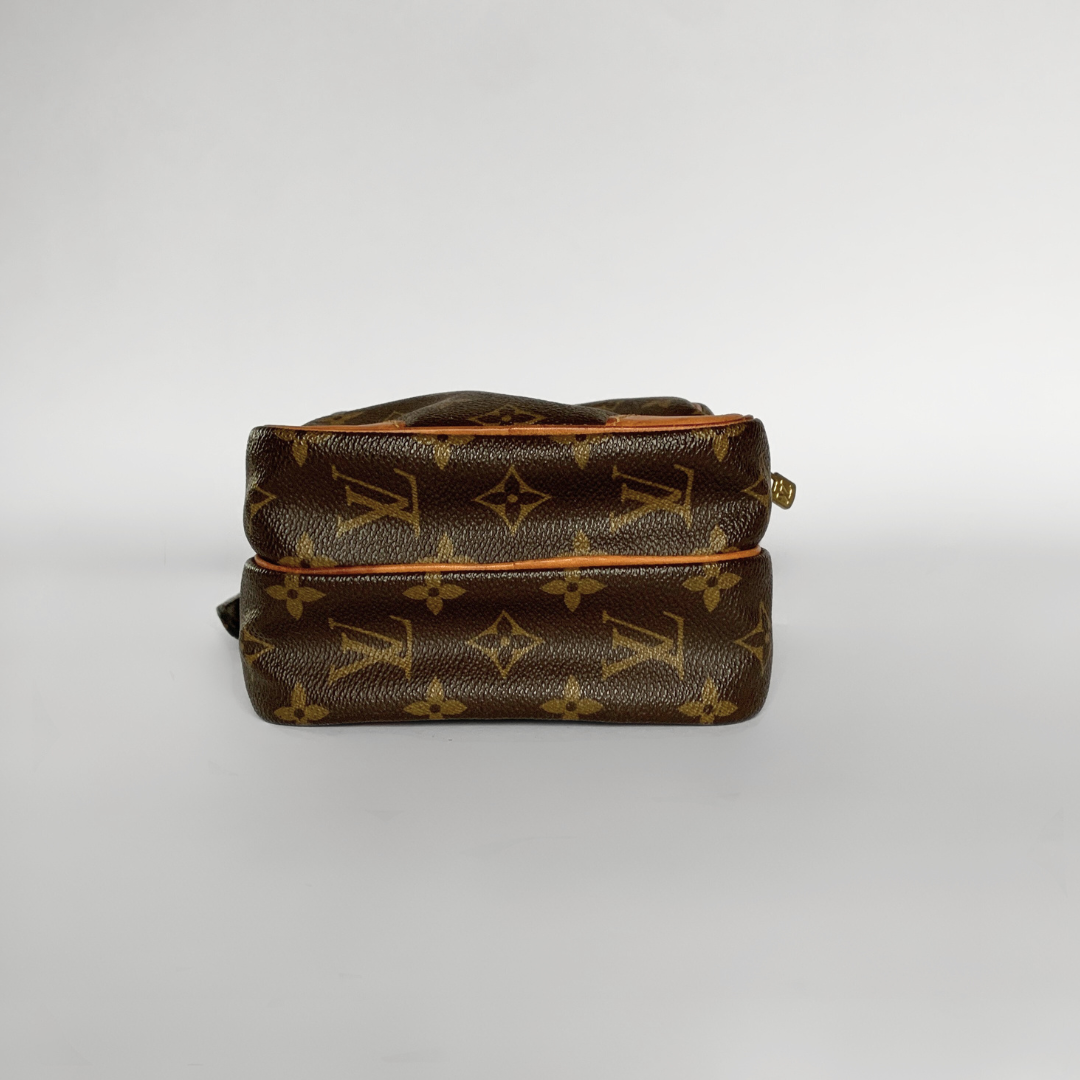 Louis Vuitton Louis Vuitton Amazon Monogram Canvas - Crossbody bags - Etoile Luxury Vintage