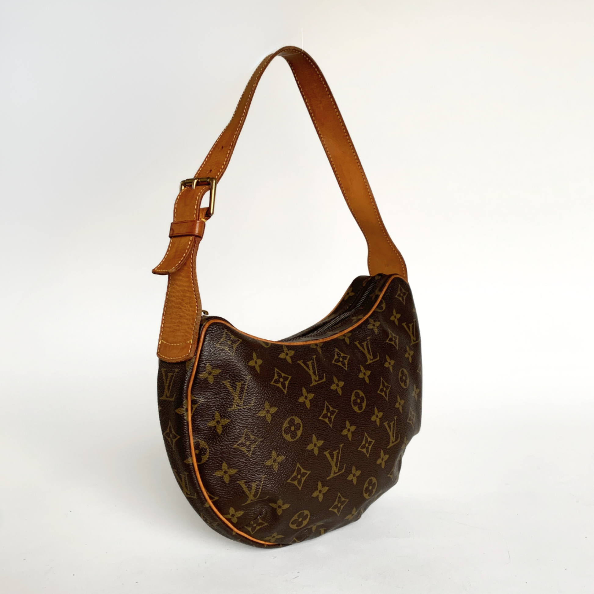 Louis Vuitton Louis Vuitton Croissant MM Monogram Canvas - Handbags - Etoile Luxury Vintage