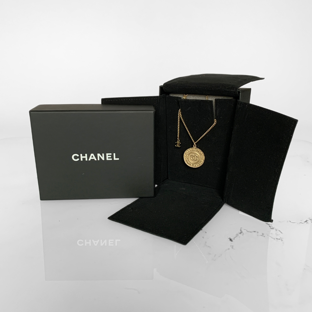 Vintage Chanel necklace Amsterdam