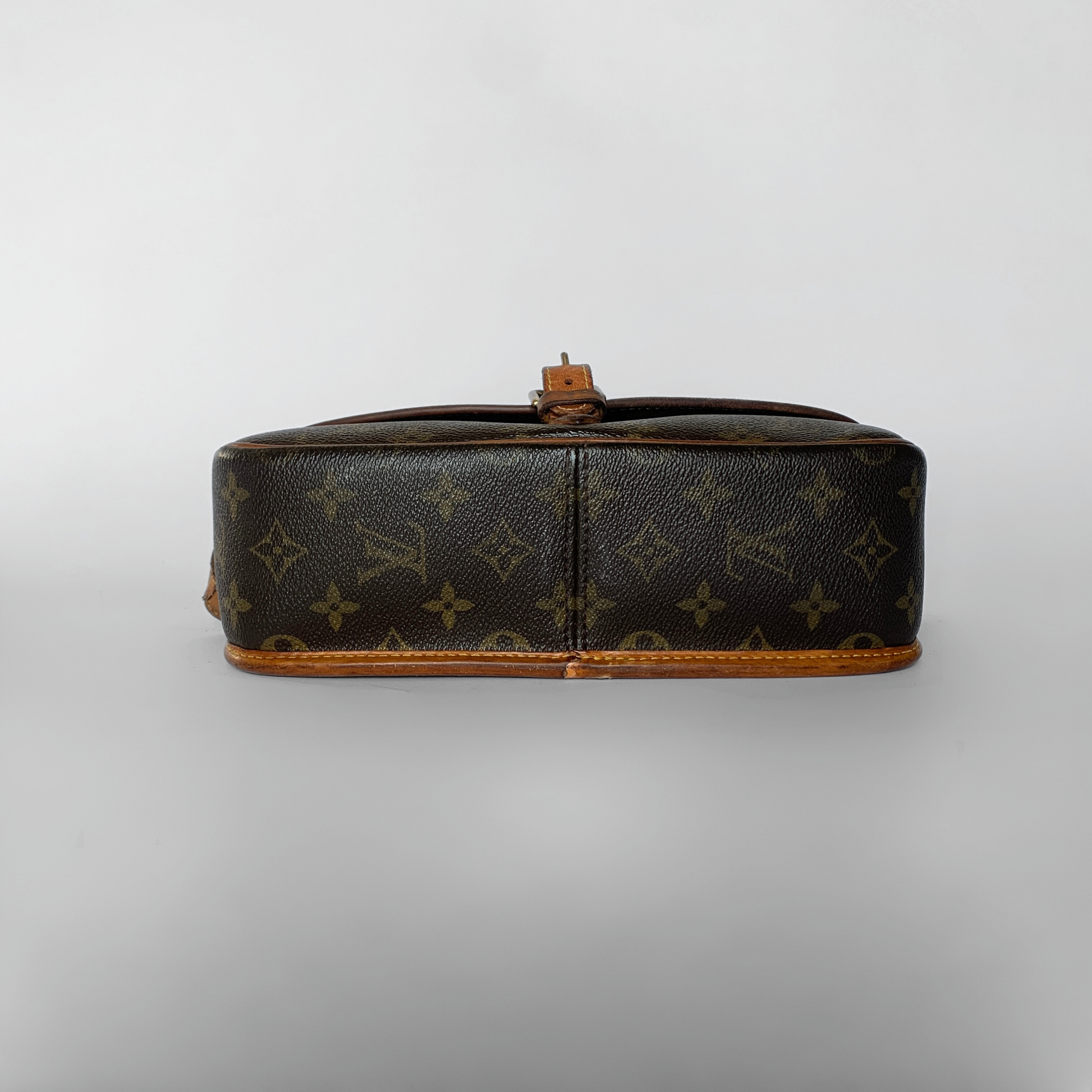 Louis Vuitton Louis Vuitton Sologne Monogram Canvas - Crossbody bags - Etoile Luxury Vintage