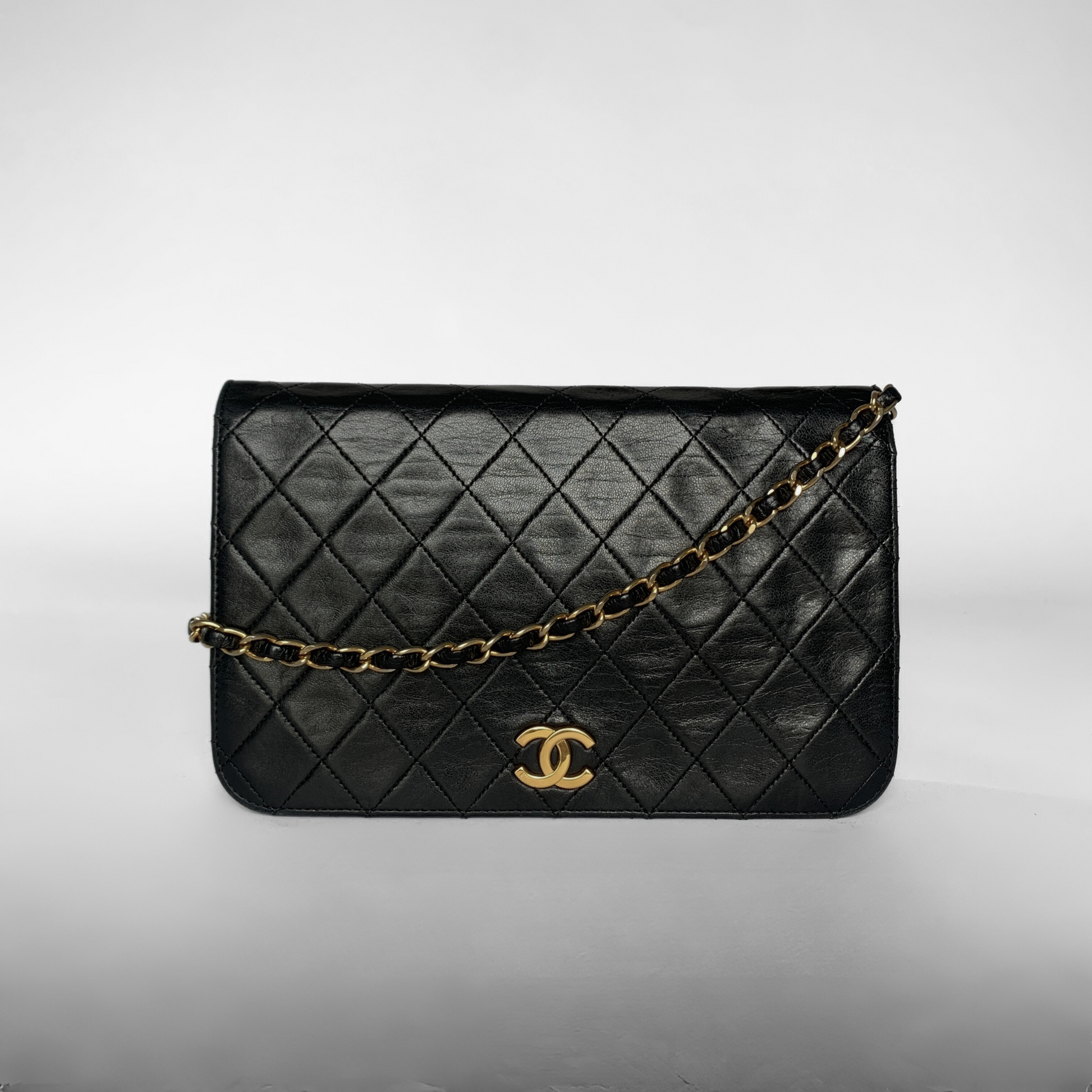 Chanel Chanel Single Flap Bag Lambskin Leather - Shoulder bags - Etoile Luxury Vintage