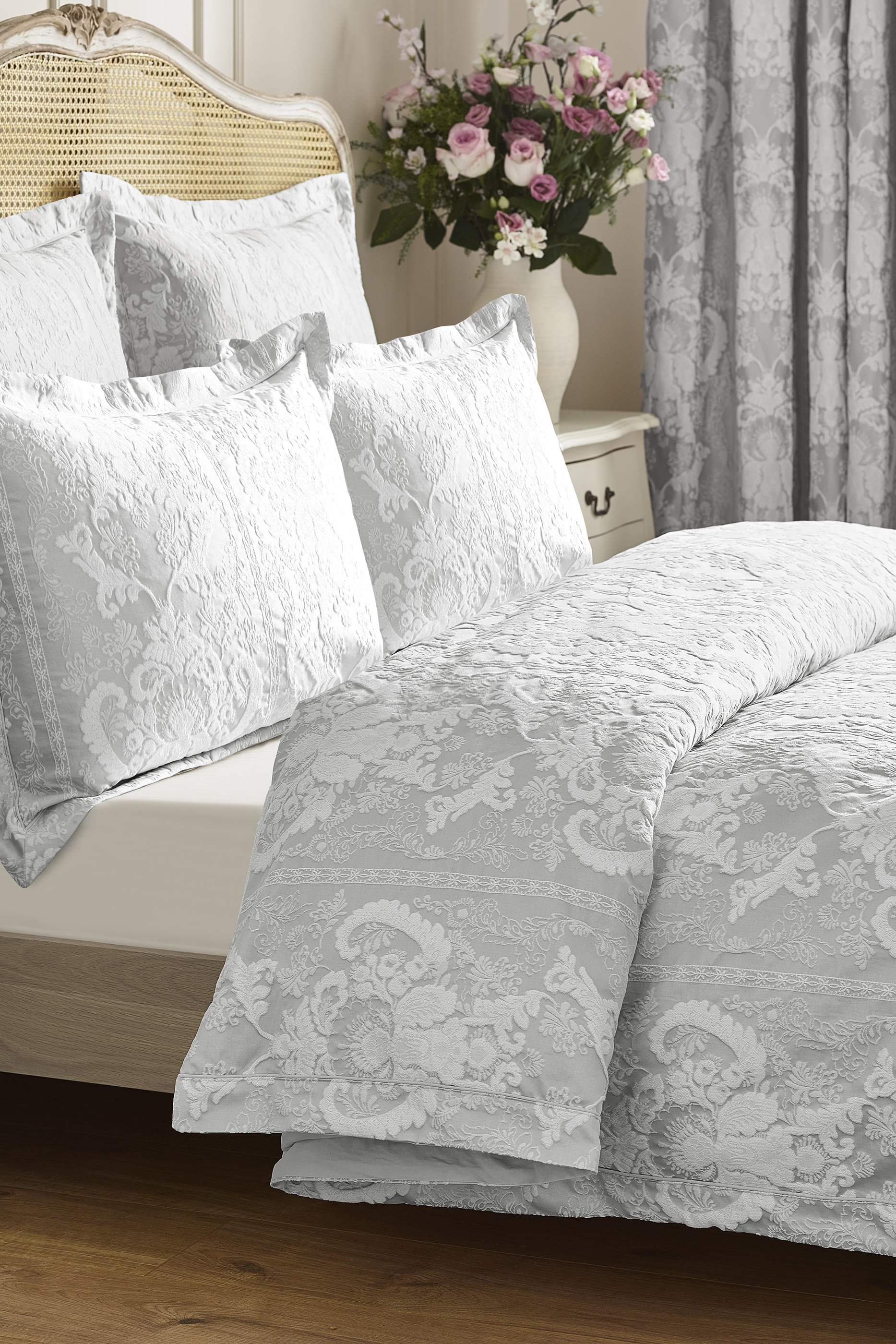 Vivana Damask Duvet Cover  Pillowcase Set