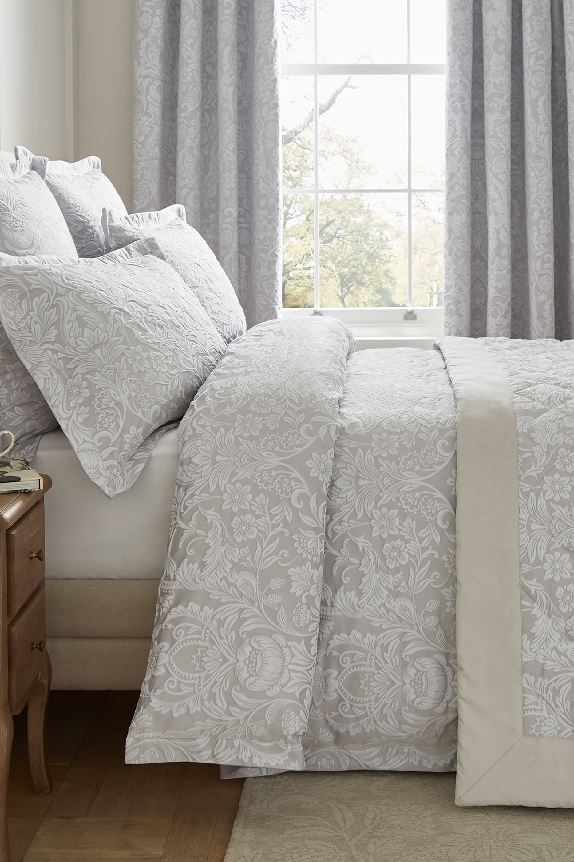 Winchester Duvet Cover  Pillowcase Set