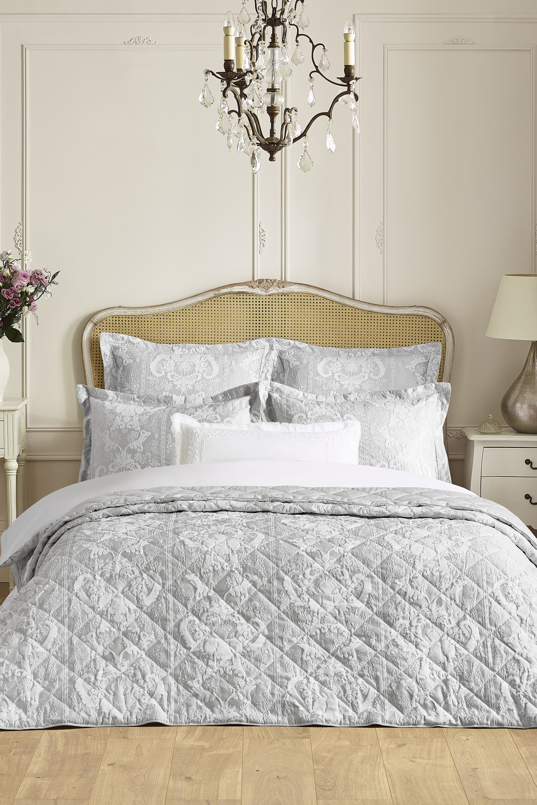 Vivana Bedspread