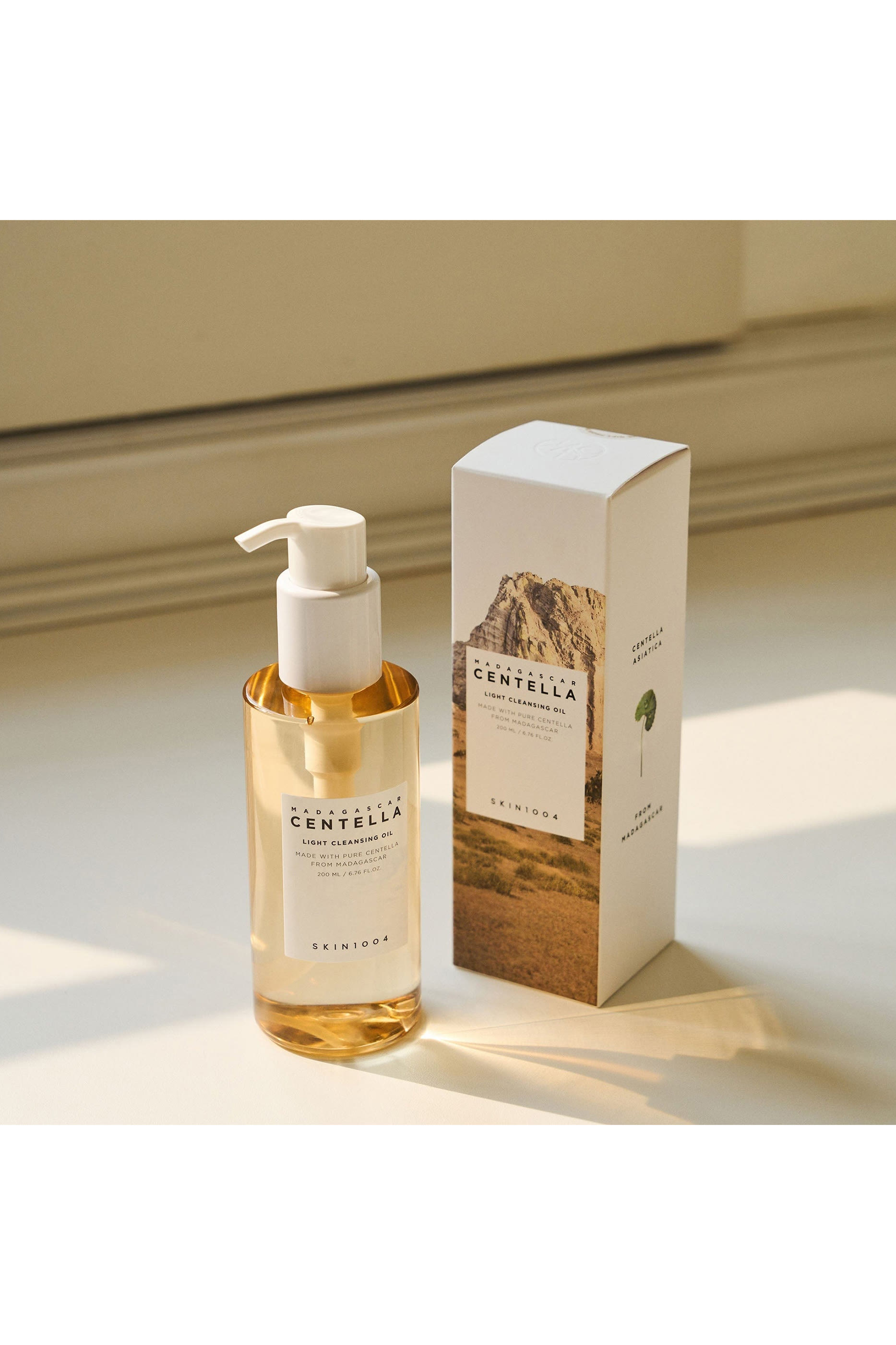  Madagascar Centella Light Cleansing Oil Makeup Remover