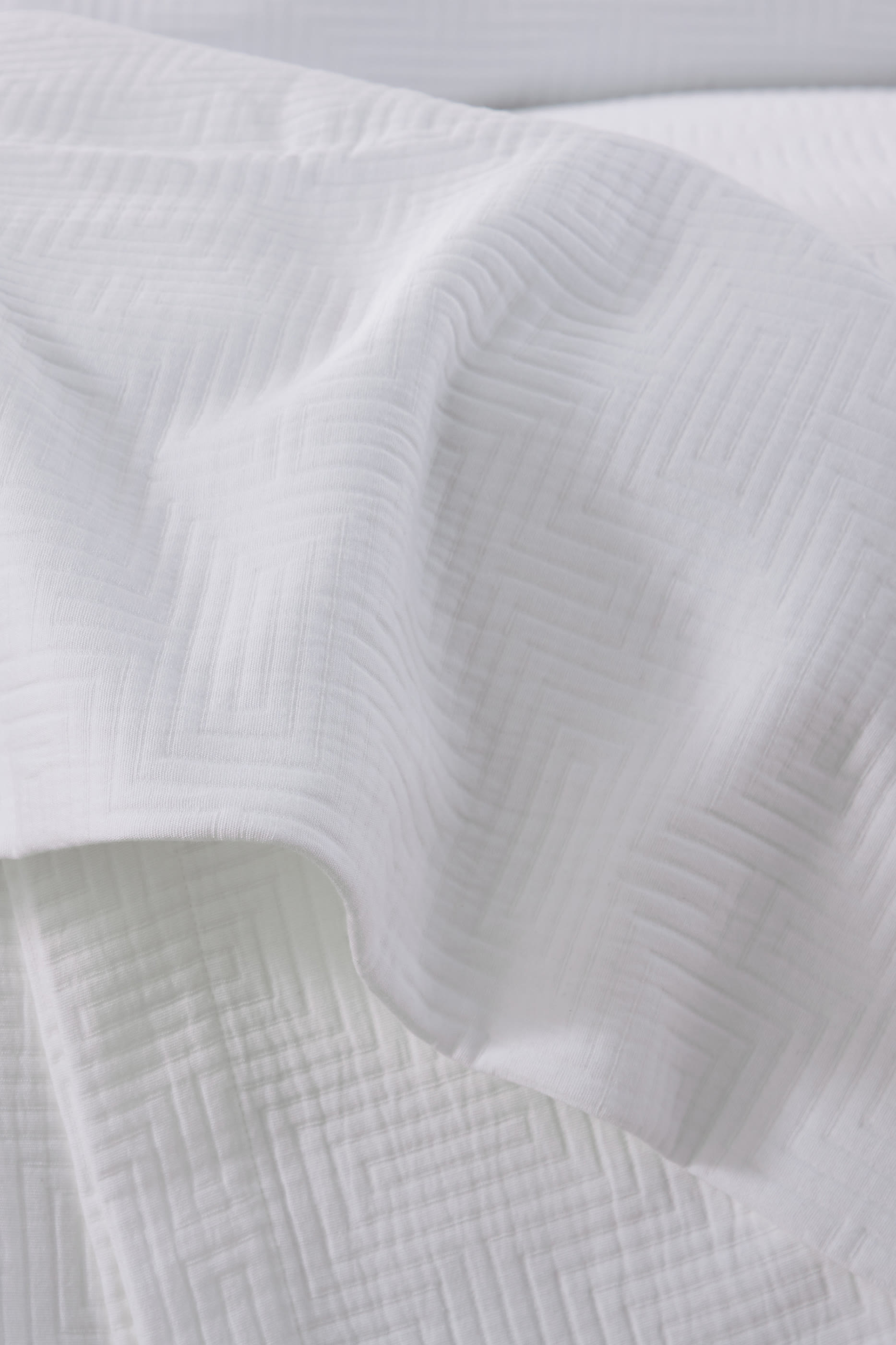 Torino Bedspread and Pillowcase Set